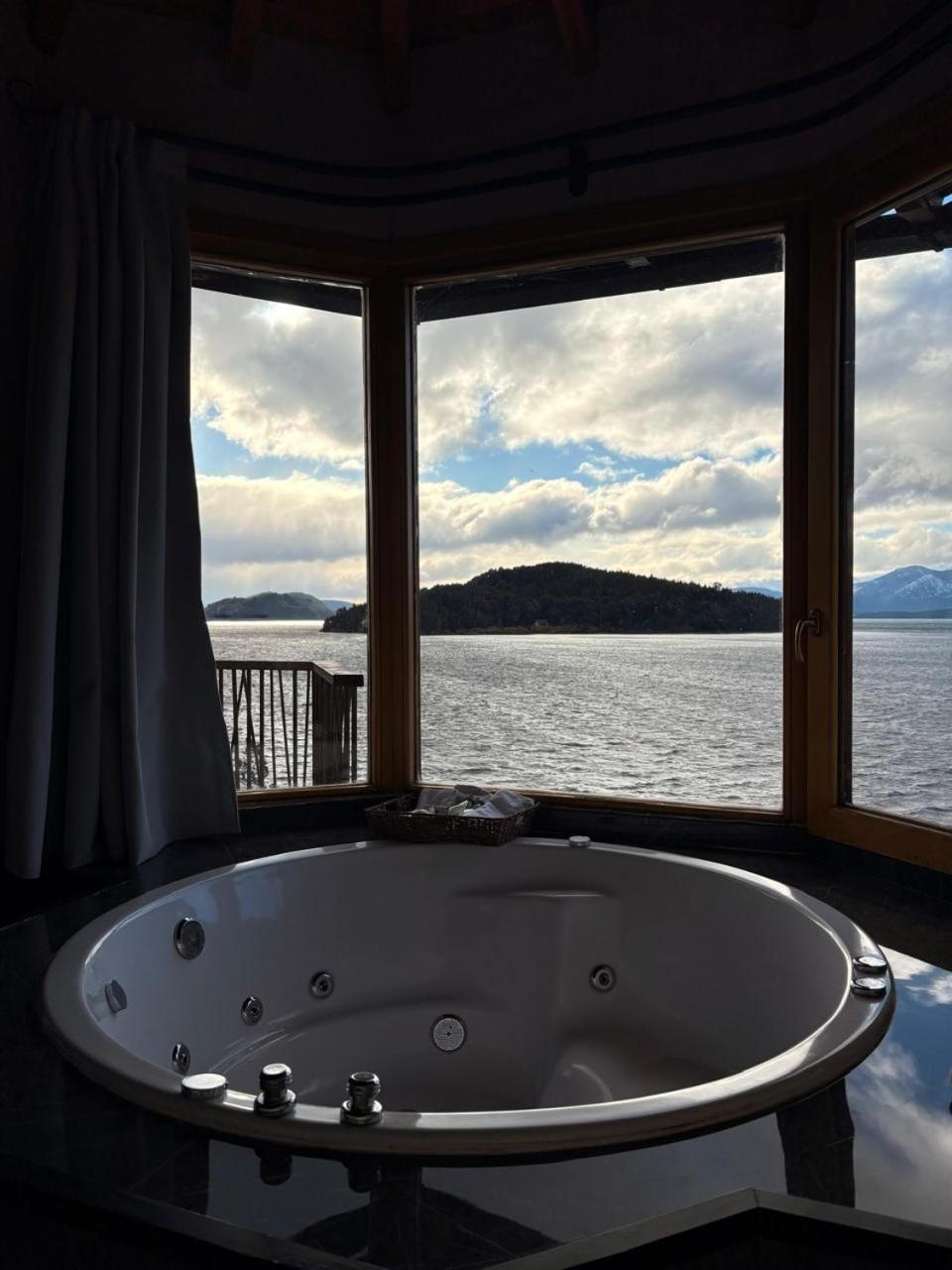 Lirolay Suites - Apart Hotel San Carlos de Bariloche Exterior photo